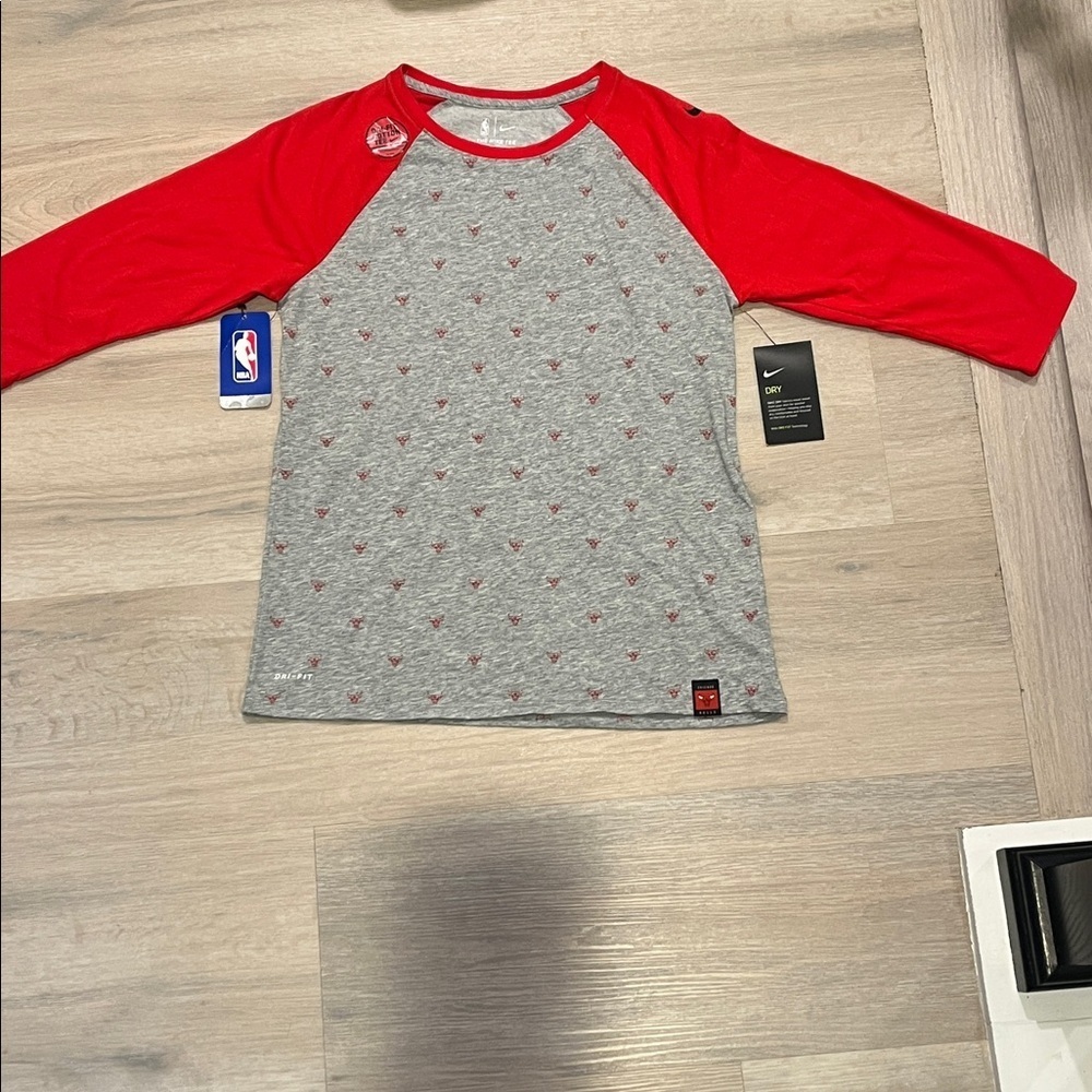 NWT Chicago Bulls FAN Nike NBA DRI-fit TEE Shirt Womens 3/4 sleeve raglan NEW - Picture 9 of 11